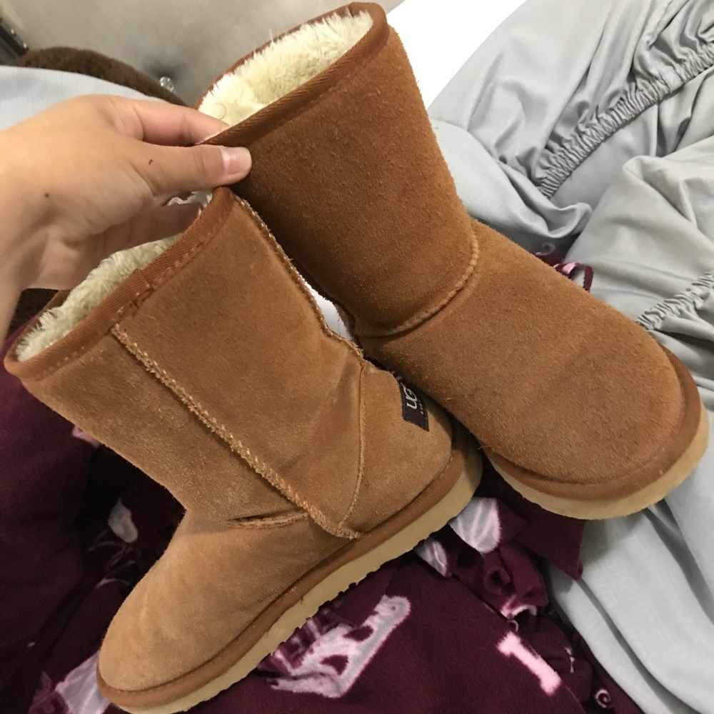 Women’s 7 classic mid rise Ugg boots